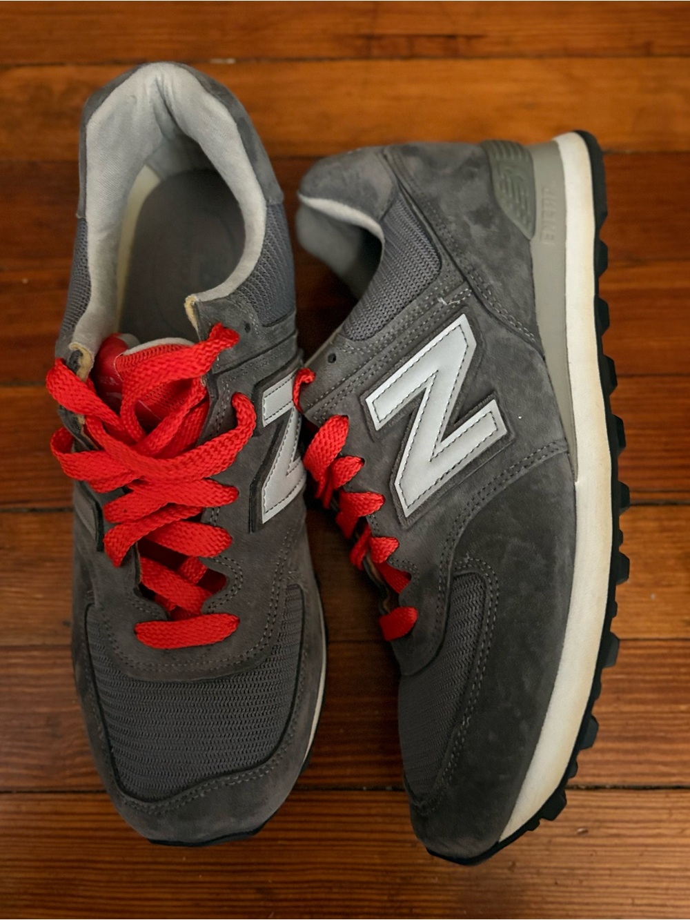 New Balance - Picture 2 of 5